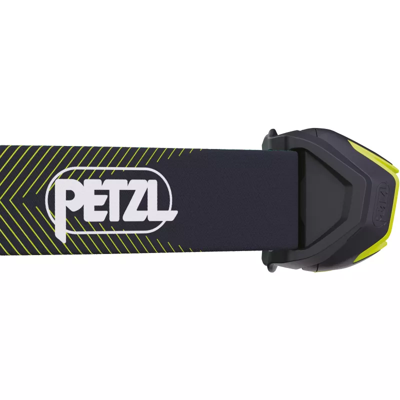Petzl Actik Core žibintuvėlis žalias E065AB03