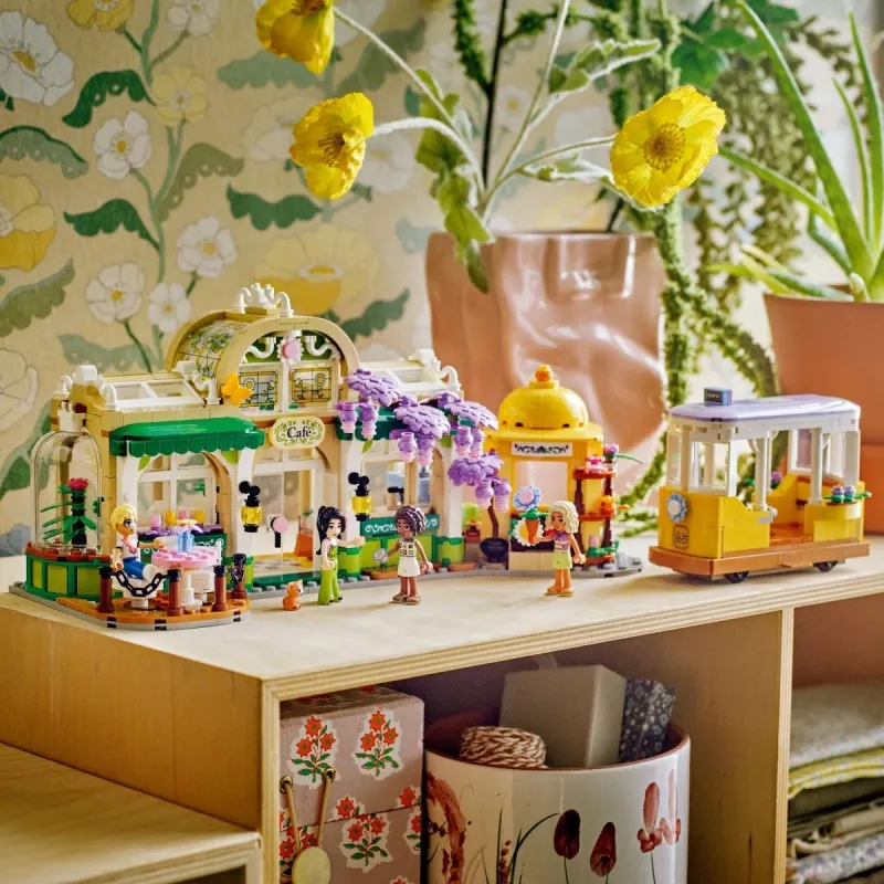 LEGO FRIENDS 42671 Augalų kavinė ir gėlių parduotuvė – konstruktorius su kavinės ir gėlių parduotuvės funkcijomis