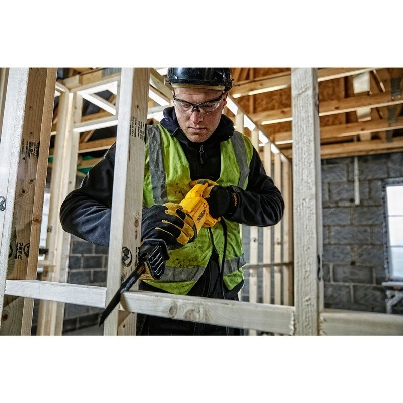 DeWALT DWE305PK-QS kardinis pjūklas, 1100 W, eiga 29 mm, maks. 2800 eig./min, pjovimo gylis medienoje 280 mm, 3,5 kg, juodas/geltonas