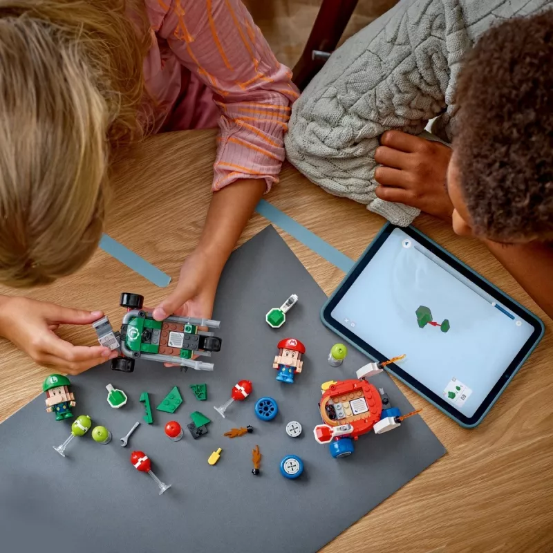 LEGO 72034 Super Mario Kūdikis Mario prieš Kūdikį Luidžį – interaktyvios figūrėlės ir konstruojami žaidimo elementai