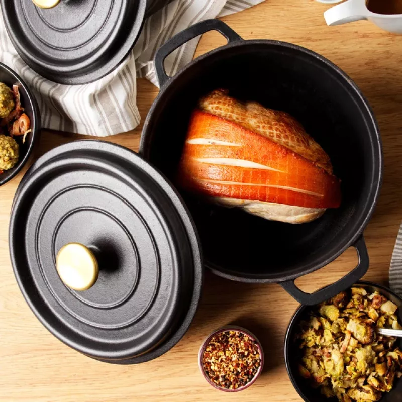 Ketaus troškintuvas Russell Hobbs 24 cm, juodas