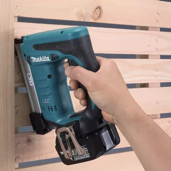 Makita DST221Z kabių ir vinių pistoletas, akumuliatorinis