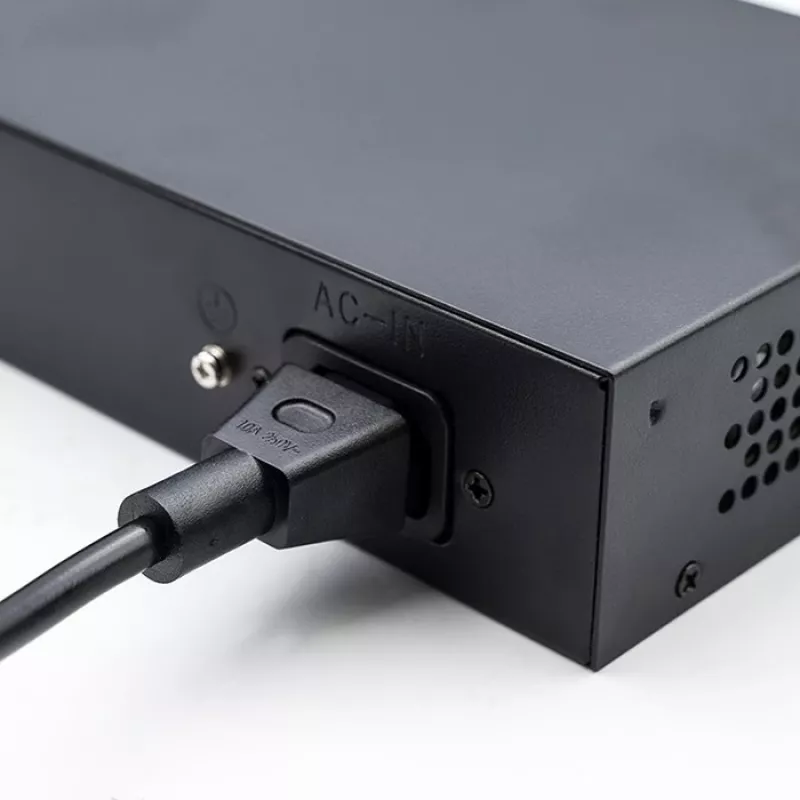 Eterneto jungiklis QOLTEC 52297 PoE RJ45 su PoE Uplink ir SFP prievadu