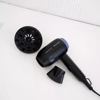 Plaukų džiovintuvas Taurus Studio Glow 1500 – 1400 W, 3 šilumos lygiai, 2 greičiai, sulankstomas, su pakabinimo kilpa, juodas