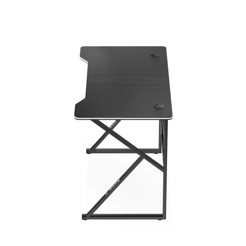 Gaming stalas huzaro Hero 1.6 Black – tiesus MDF/anglies stalviršis 1200×600×750 mm, metalinis rėmas