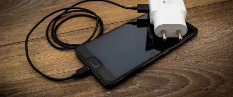 USB-C įkrovikliai biurui: galios ir standartizavimo gidas verslui
