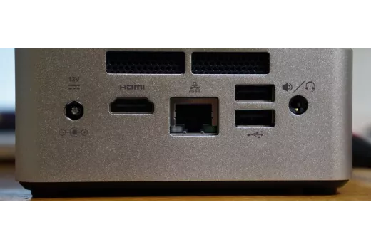 Mini PC ar bokštas įmonės biure: sąnaudų ir naudos analizė