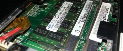 DDR4 nešiojamojo kompiuterio RAM verslui: parko atnaujinimo ir TCO strategija