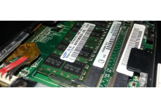 DDR4 nešiojamojo kompiuterio RAM verslui: parko atnaujinimo ir TCO strategija