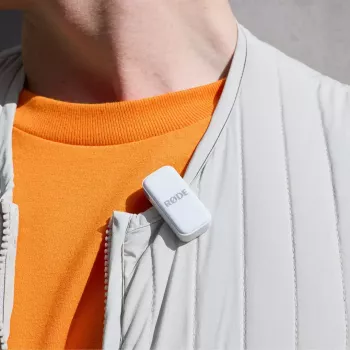 Belaidė mikrofono sistema Rode Wireless Micro Lightning – omnidirekcinė, 48 kHz/24 bitai, 7 h baterija, 100 m nuotolis, balta