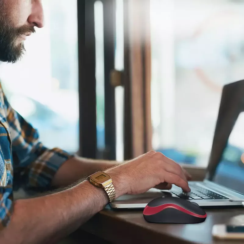 Pelė Logitech M185 Wireless Raudona