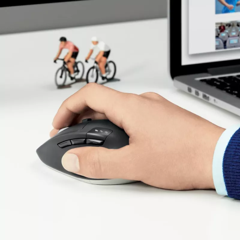 LOGITECH M720 Triathlon Multi Device belaidė pelė - Juoda