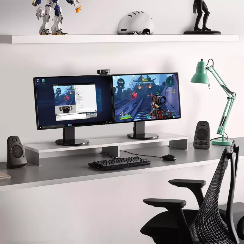 LOGITECH Z625 2.1 kanalų 200 W juoda garsiakalbių sistema