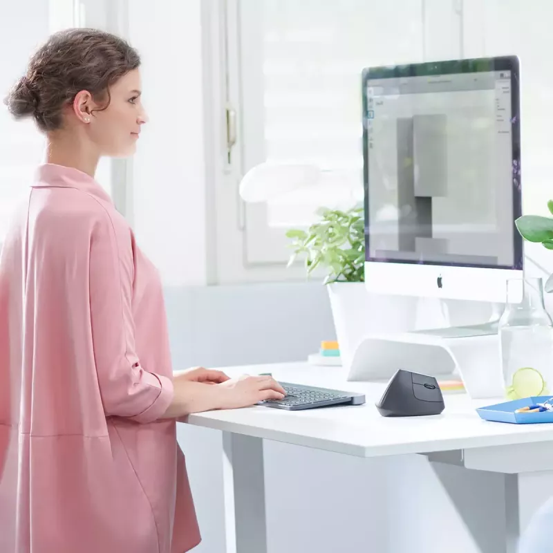 Ergonominė vertikali pelė Logitech MX Vertical, MX Vertical, 4000 DPI, RF Wireless + Bluetooth, dešinei rankai, Graphite, biuro naudojimui