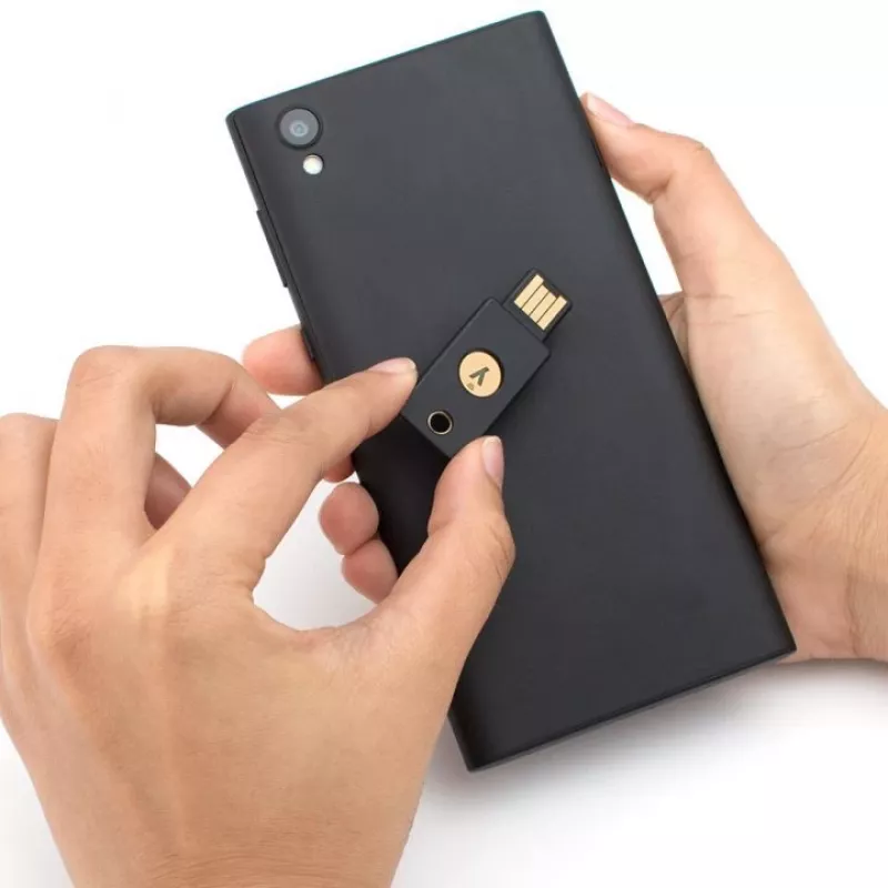 YUBICO Yubikey 5 NFC – aparatinis saugos raktas su NFC