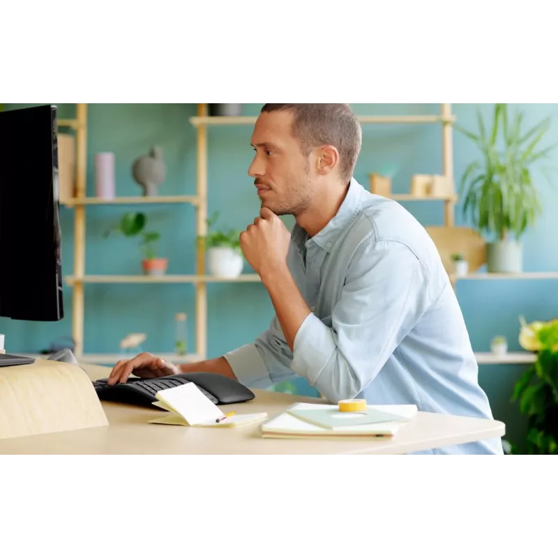 LOGITECH Ergo K860 – belaidė išskleista klaviatūra grafito spalva QWERTY Pan Nordic