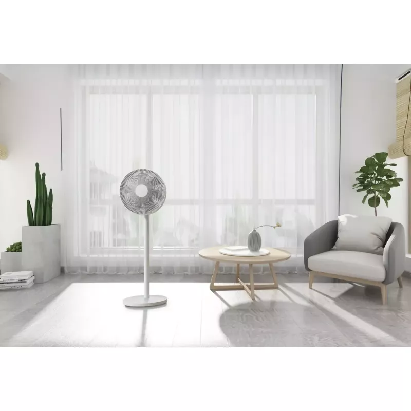 Stacionarus ventiliatorius Xiaomi Mi Smart Standing Fan 2 Lite PYV4007GL — 35,6 cm, 7 mentės, 3 greičiai, 45 W, 90° svyravimas, reguliuojamas aukštis 642–1000 mm, baltas