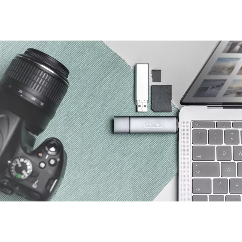 DIGITUS DA-70886 Kortelių skaitytuvas su USB šakotuvu (USB-C + USB 3.0) 1x SD, 1x MicroSD, 1x USB 3.0, pilka