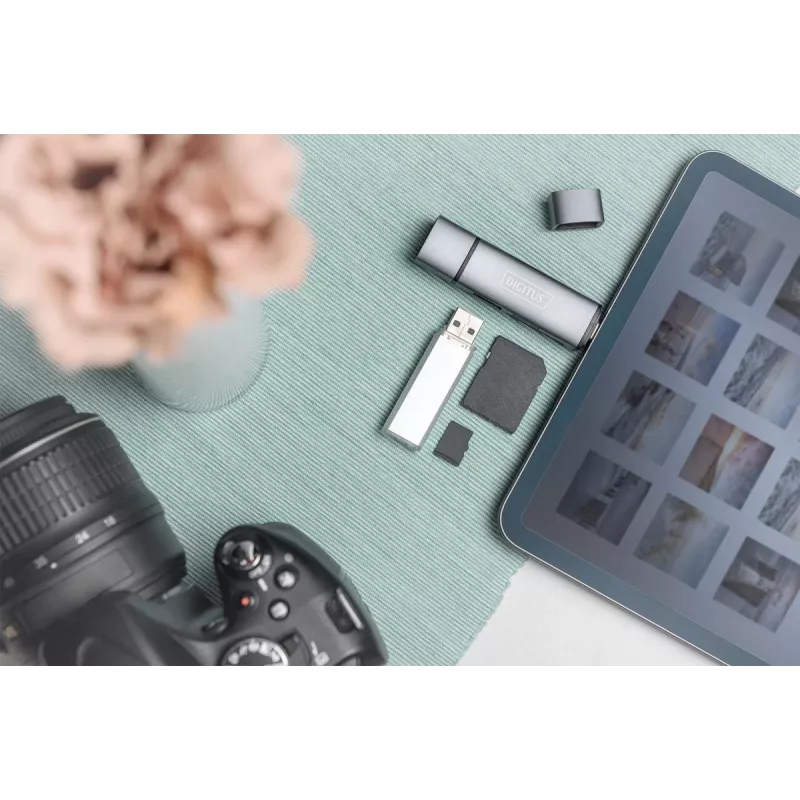 DIGITUS DA-70886 Kortelių skaitytuvas su USB šakotuvu (USB-C + USB 3.0) 1x SD, 1x MicroSD, 1x USB 3.0, pilka