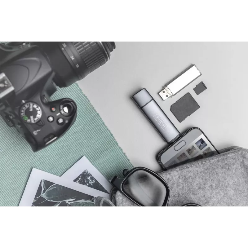 DIGITUS DA-70886 Kortelių skaitytuvas su USB šakotuvu (USB-C + USB 3.0) 1x SD, 1x MicroSD, 1x USB 3.0, pilka