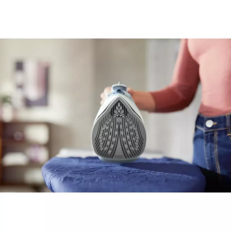 Lyginimo lygintuvas Philips DST5030/20 – 2400 W, 0,32 l talpa, SteamGlide Plus padas, 45 g/min nuolatinis garas, 180 g/min garo smūgis, mėlynas