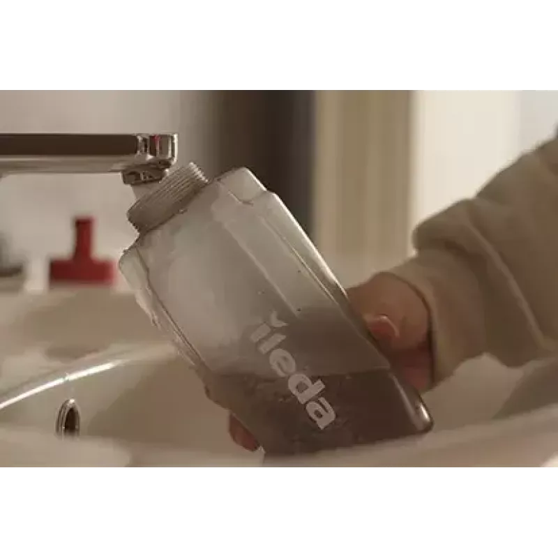 Valymo šluota VILEDA Spray Max Microfibre Dry & Wet, plastikinė galvutė, 0,6 L vandens bakelis, antibakterinė, balta/raudona