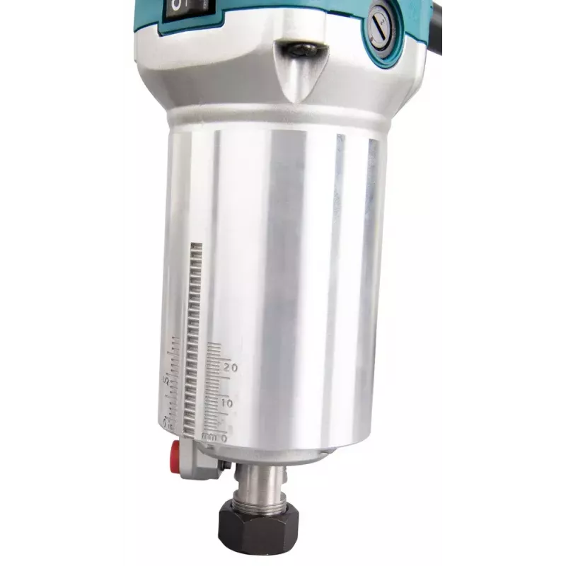 Maršrutizatorius Makita RT0702CX2J — 710 W, 10 000–34 000 aps./min., 8 mm įvorė, 0–40 mm gylis, 1,8 kg