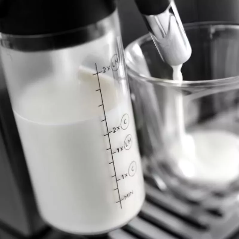 Kavos aparatas De’Longhi Magnifica Evo ECAM290.81.TB – pilnai automatinis, 1,8 L vandens talpa, 250 g pupelių talpa, 15 bar, liečiamas valdymas