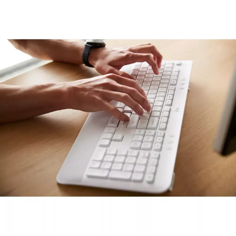 LOGITECH Signature MK650 Combo For Business - Off-white - Qwerty Danų/Norvegų/Švedų/Suomių