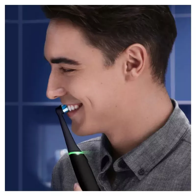 Oral-B iO Series 6 beslotis dantų šepetėlis suaugusiems, juodas