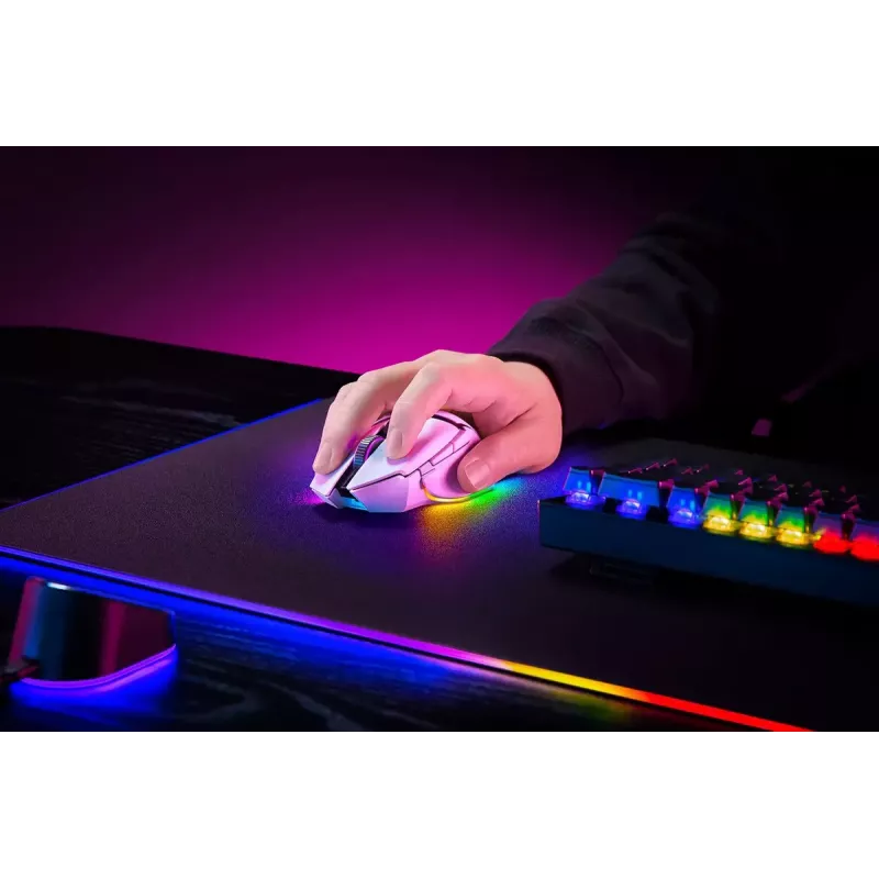 Žaidimų pelė Razer Basilisk V3 Pro – dešinei rankai, optinė 30 000 DPI, RF belaidis/Bluetooth/USB-C, balta