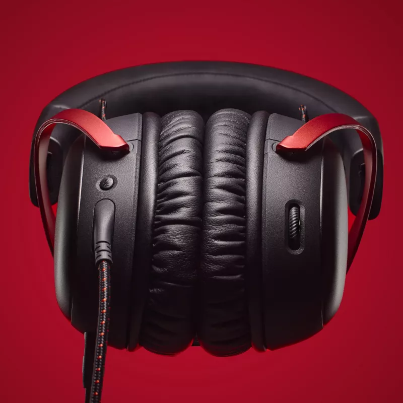 HyperX Cloud III – žaidimų ausinės (juodos)
