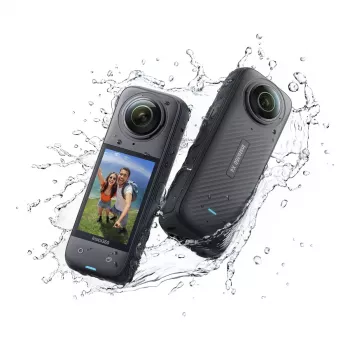 Veiksmo kamera Insta360 X4 — 72 MP, 8K (7680×3840) CMOS, 1/2 colio sensorius, įmontuotas ekranas, Wi‑Fi, 120 kadrų/s, MicroSD, 602 g, juoda