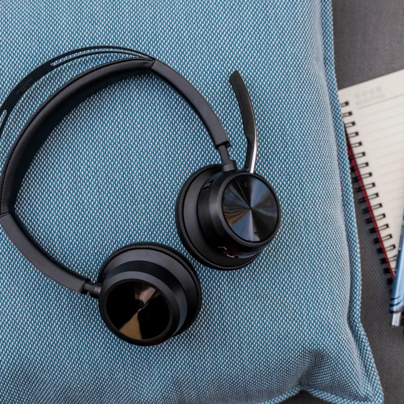 HP Poly Voyager Focus 2 USB-C-C ausinės + USB-C/A adapteris