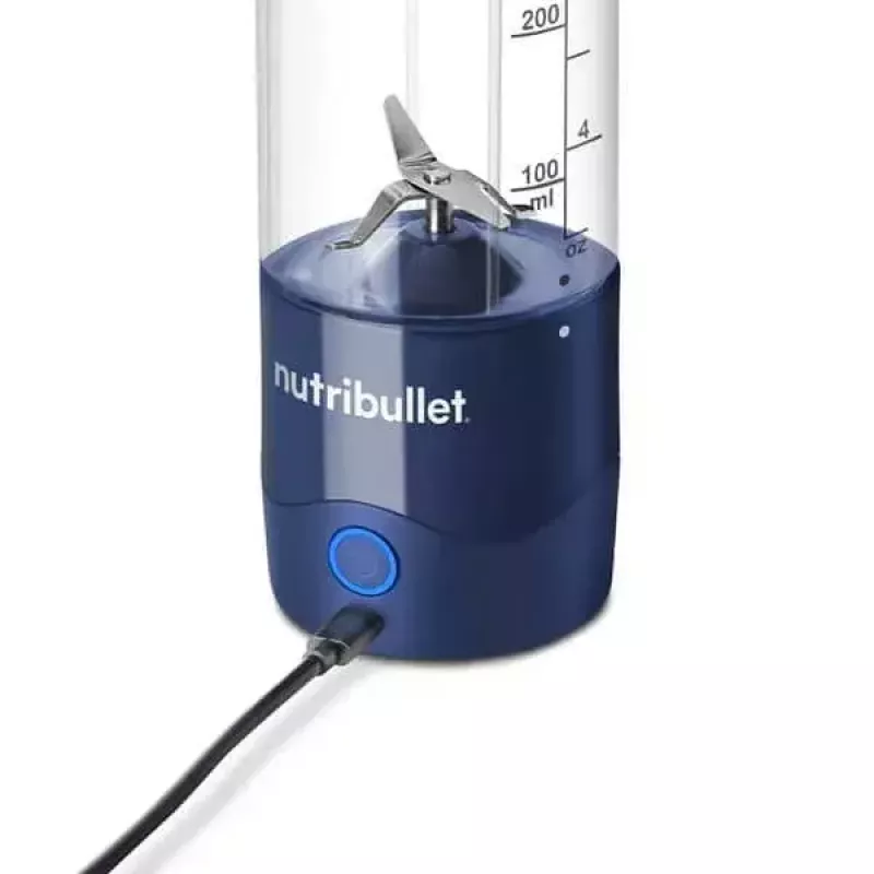 Sportinis blenderis NUTRIBULLET Portable 0,475 L, maitinamas baterija, nerūdijančio plieno peiliai, Tritan dubuo, tamsiai mėlynas
