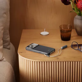 APPLE Beats iPhone 17 Pro – Dėklas su stoveliu, MagSafe ir kameros valdymu – Granito pilka
