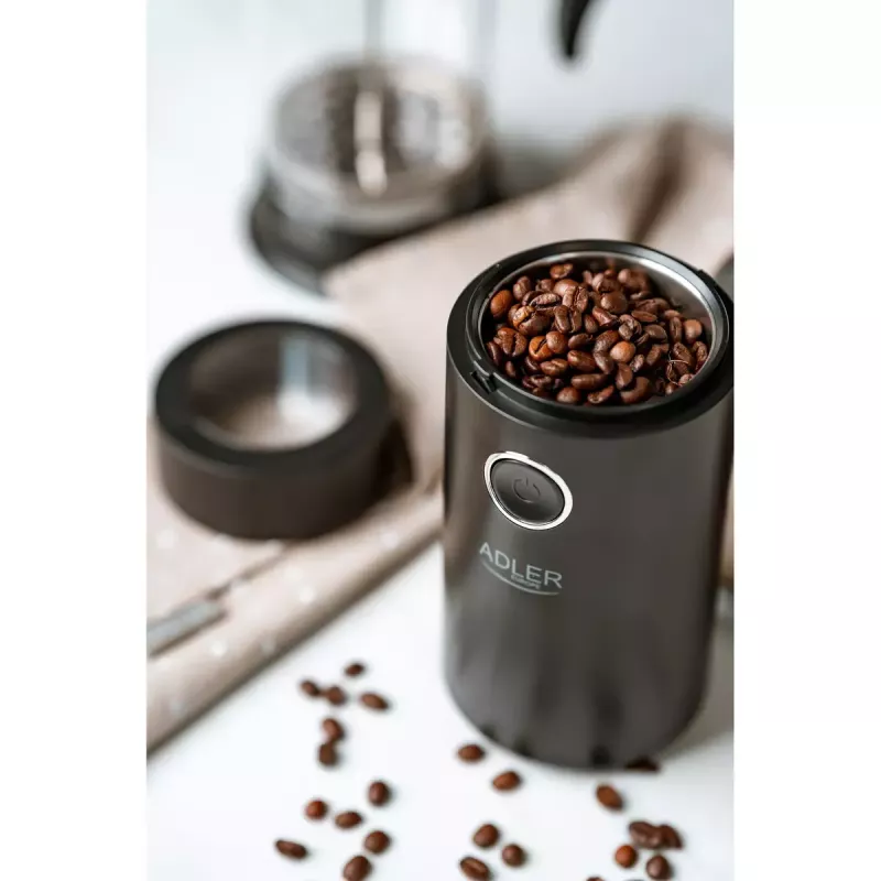 Kavos malūnėlis Adler AD4446BS – 150 W, nerūdijančio plieno girnos, 75 g talpos piltuvas, juoda