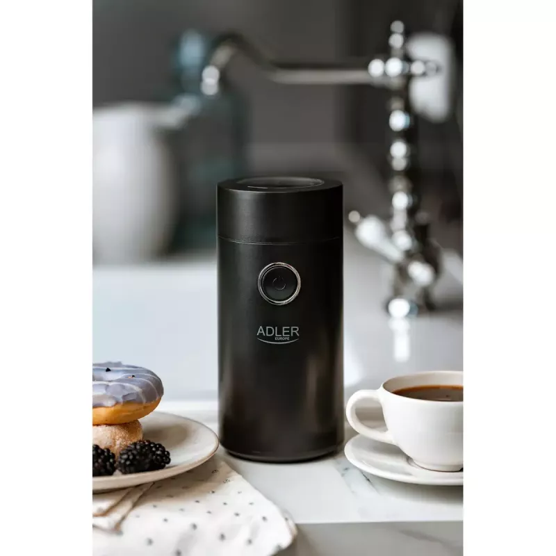 Kavos malūnėlis Adler AD4446BS – 150 W, nerūdijančio plieno girnos, 75 g talpos piltuvas, juoda