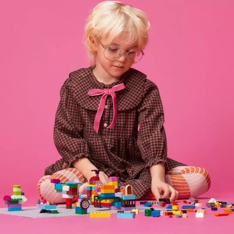LEGO Classic pilka statybinė plokštė 48×48 smeigių 11024 (380 × 380 mm)