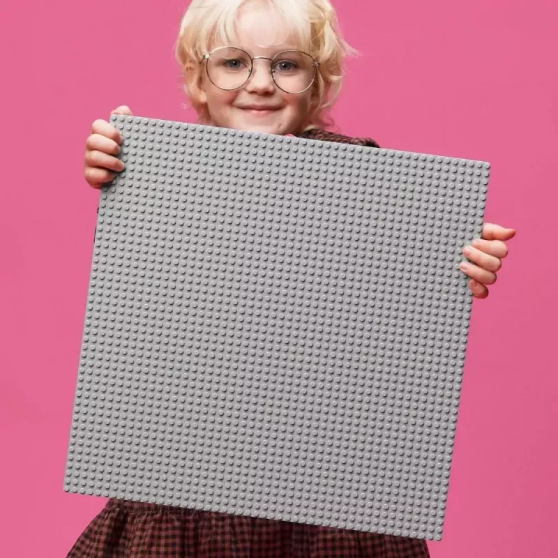 LEGO Classic pilka statybinė plokštė 48×48 smeigių 11024 (380 × 380 mm)