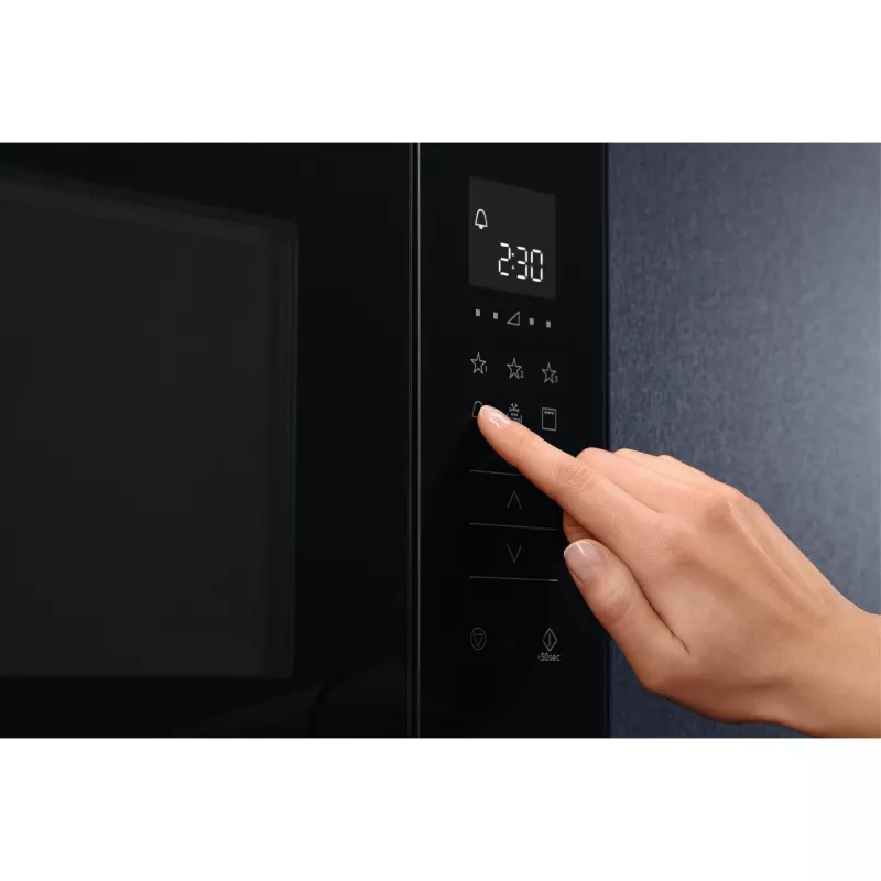 Įmontuojama solo mikrobangų krosnelė Electrolux LMS2203EMK, 700 W, 5 galios lygių, 24,5 cm sukamoji lėkštė, LED ekranas, nerūdijančio plieno vidus, juoda