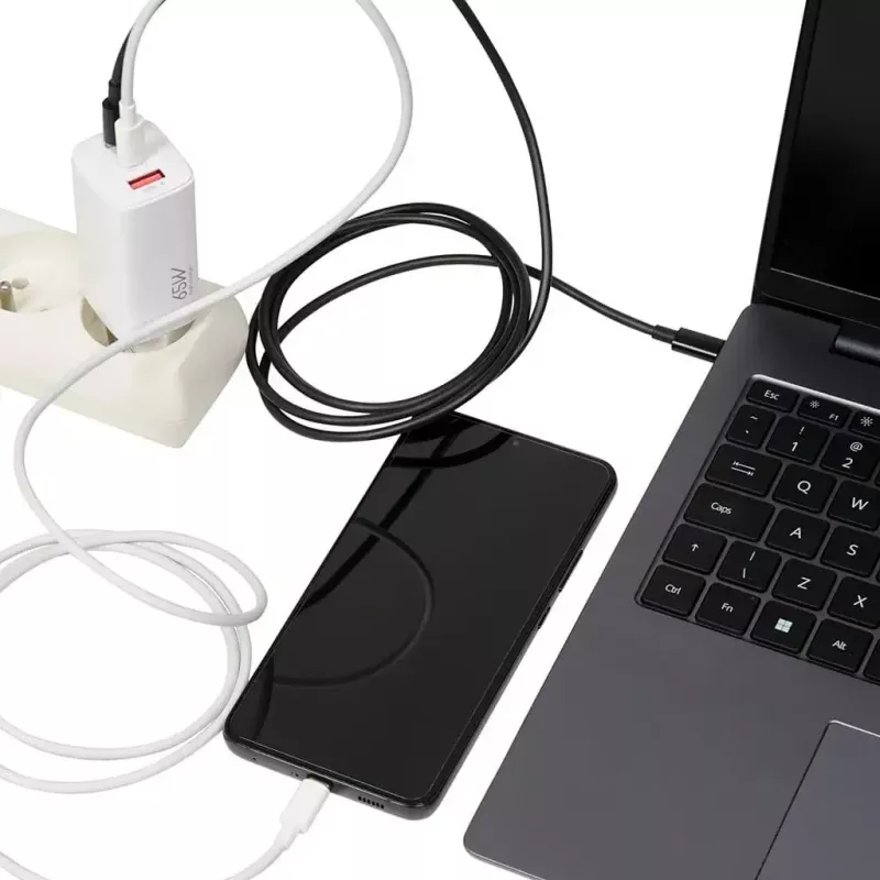 IBOX ILUC65W universalus mobiliojo įrenginio kroviklis, 65W, 2x USB-C + 1x USB-A, baltas, 1.5 m laidas