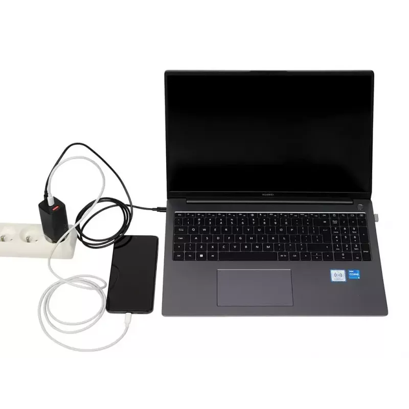 Kroviklis AC mobiliesiems įrenginiams IBOX ILUC65B — 65 W, 3x USB (2x USB‑A Gen1, 1x USB‑C), juodas, 100–240 V