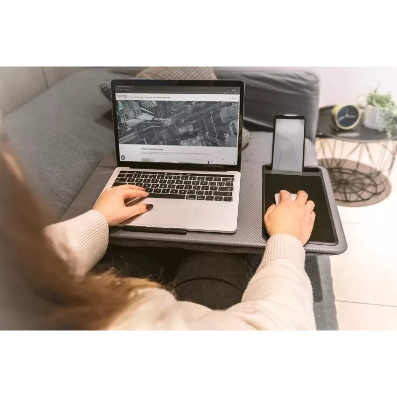 DIGITUS nešiojamojo kompiuterio stalas iki 17 colių su mobilia lizdu ir pelės kilimėliu