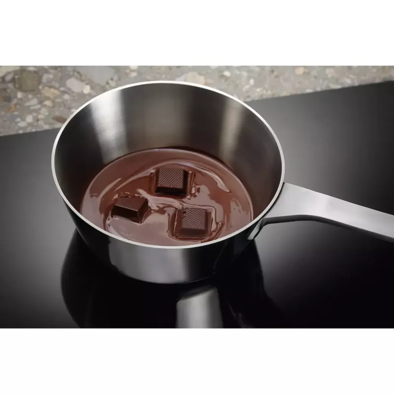 Indukcinė kaitlentė Electrolux LIT30230C — 2 zonų, įmontuojama, 29 cm, juoda, liečiamas valdymas