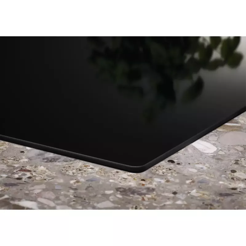 Indukcinė kaitlentė Electrolux LIT30230C — 2 zonų, įmontuojama, 29 cm, juoda, liečiamas valdymas