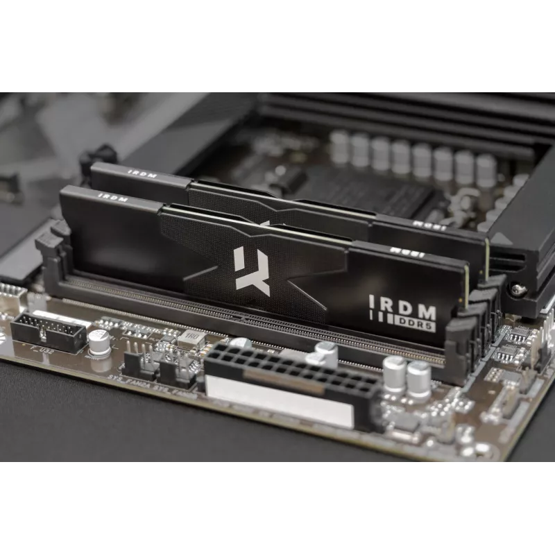 Darbalaukio DDR5 64GB (2x32GB) 6400MHz GOODRAM IRDM 288-pin DIMM 1.35V CAS32 su radiatoriumi