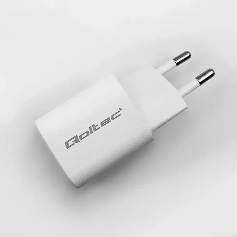 QOLTEC Įkroviklis 50763 — Vidinis AC Greitasis Įkroviklis 35 W, USB-C PD 3.0 + USB-A, 5–20 V, Baltas