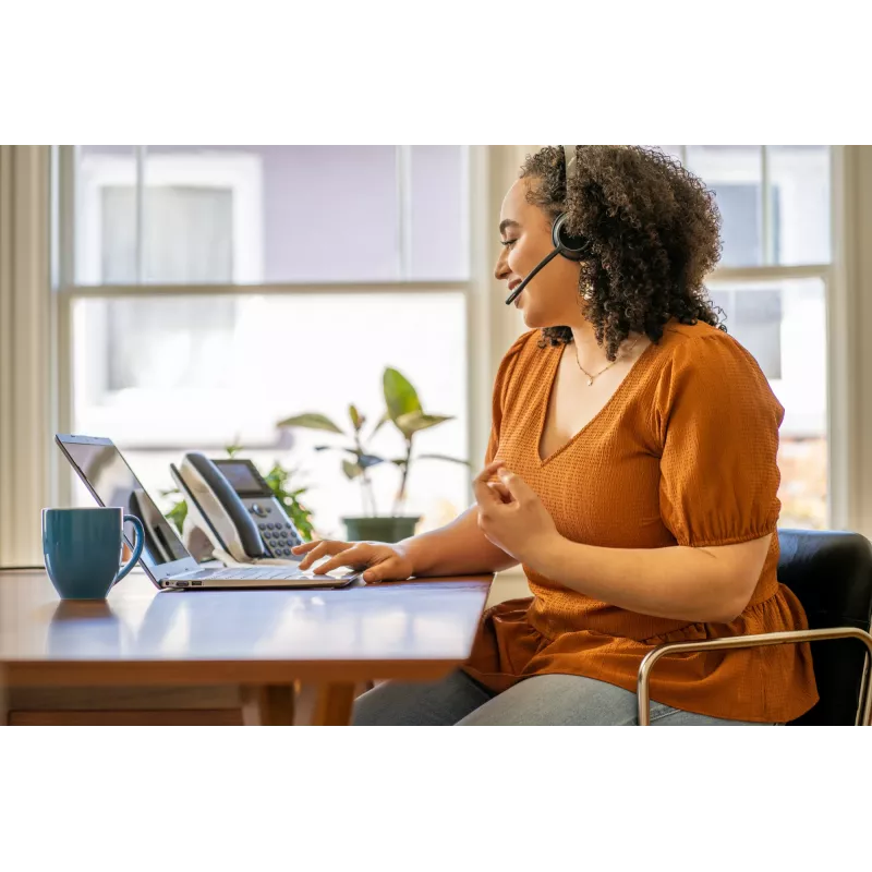 HP Poly Voyager 4320 Microsoft Teams sertifikuota USB-C ausinė su BT700 adapteriu