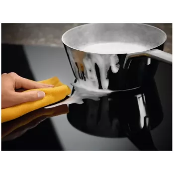 Elektrinė kaitlentė Electrolux Serie 600 EIV63443 Juoda Įmontuojama 59 cm Zoninė indukcinė 4 zonos